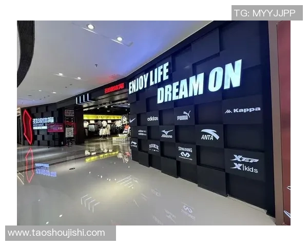 足球明星携手运动品牌共创辉煌见证体育与时尚的完美结合