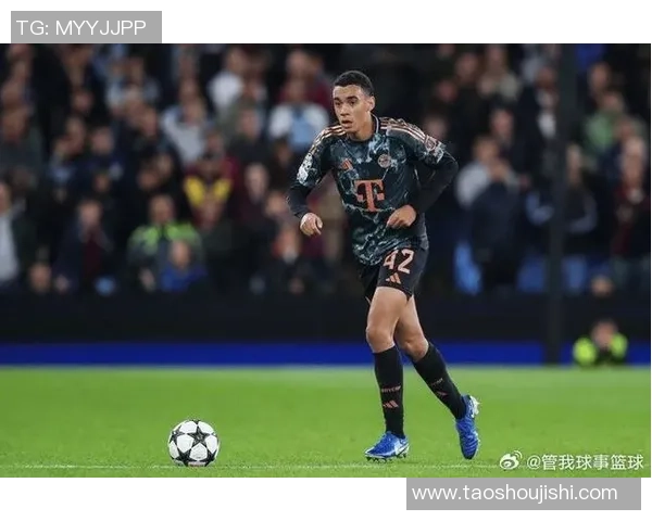 拜仁慕尼黑足球明星全名单及其成就分析与历史回顾 拜仁慕尼黑足球明星全名单及其成就分析与历史回顾