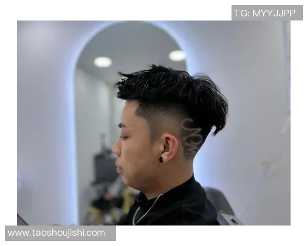 足球明星发型大比拼哪款男士发型最具魅力与时尚感 足球明星发型大比拼哪款男士发型最具魅力与时尚感